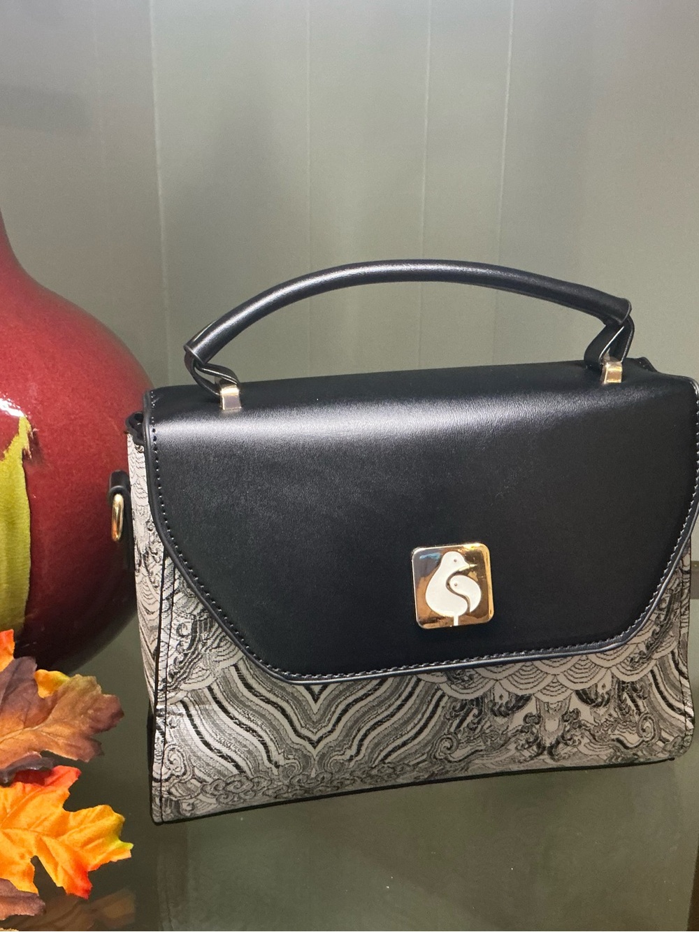 Women's Top-Handle Satchel Handbag - Black & Cream